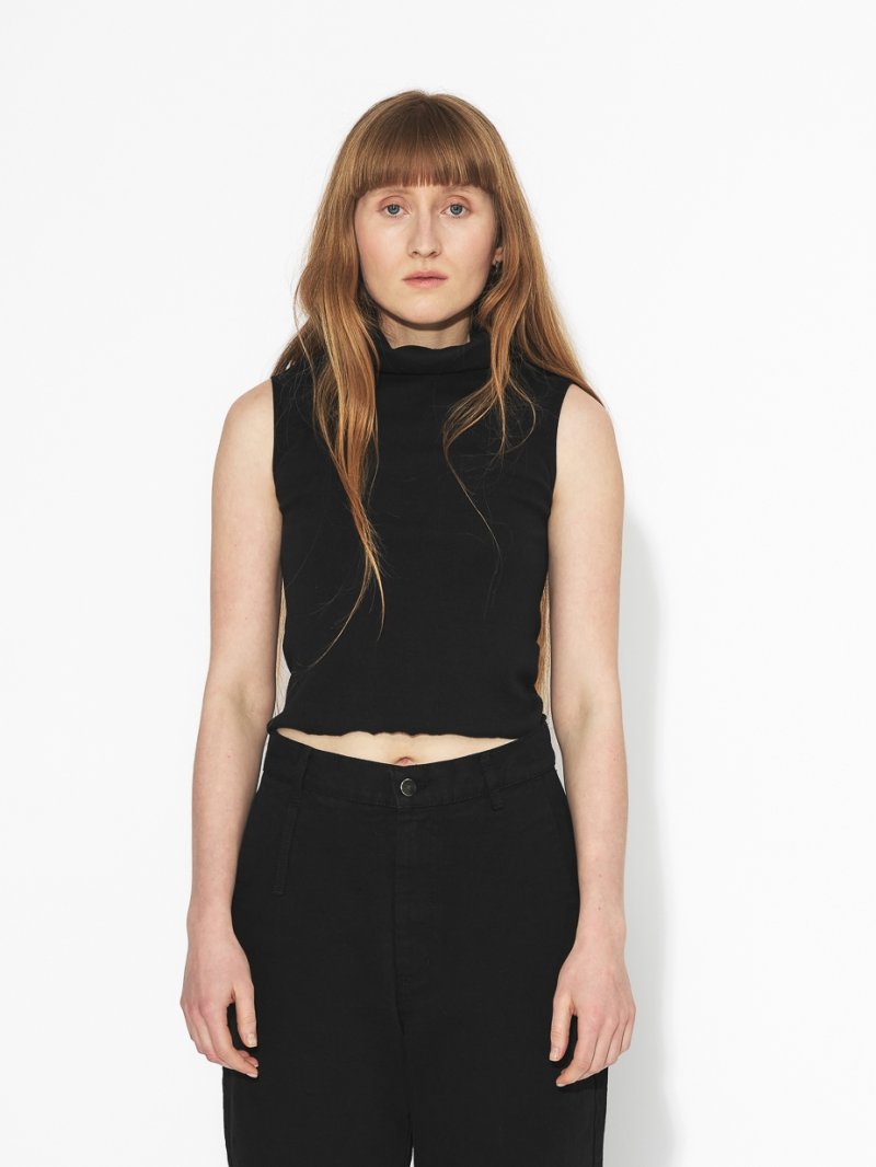 Sleeveless top 01 / short