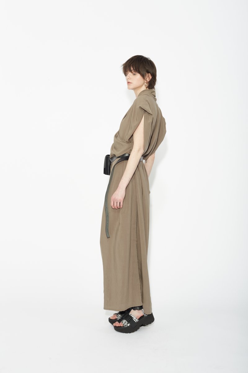 Folded V-neckline Dress 02
