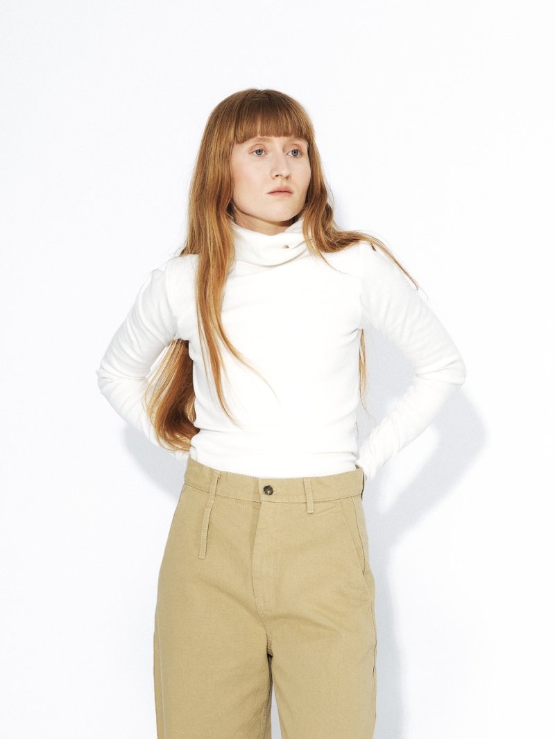 Cropped turtleneck 02